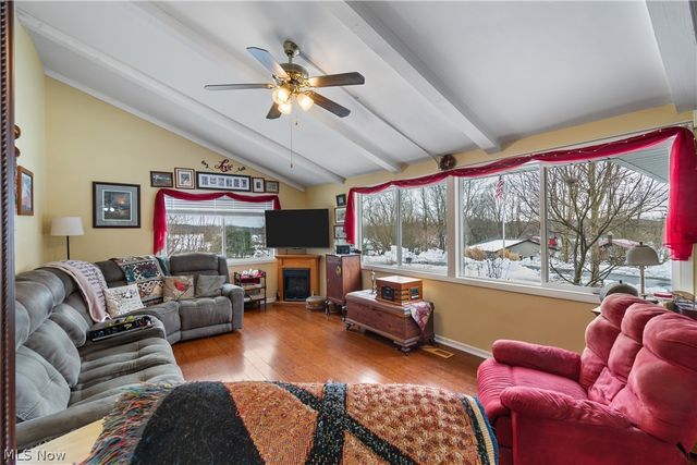 5039 Erie Avenue N, Canal Fulton, OH 44614