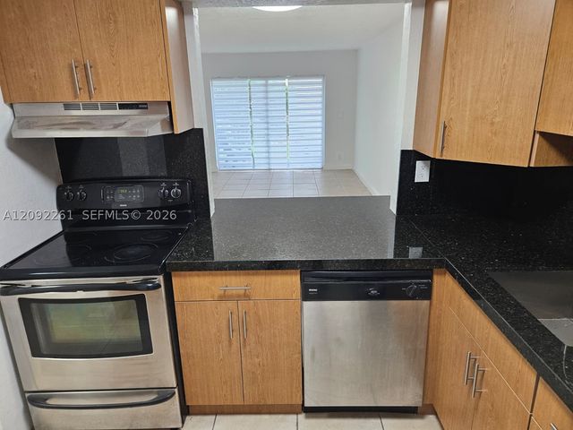 5201 Geneva Way 201, Doral, FL 33166