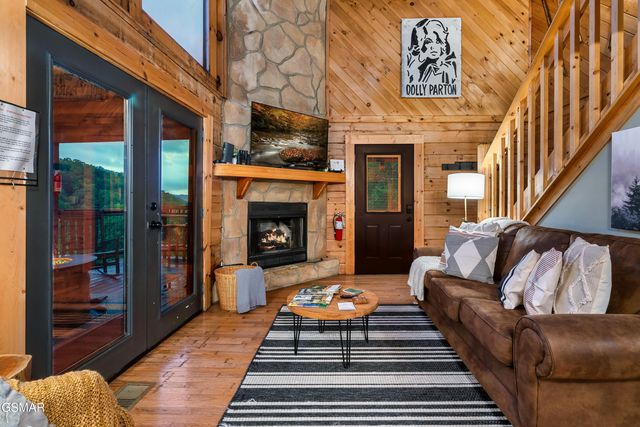 2603 June Bug Way, Sevierville, TN 37862