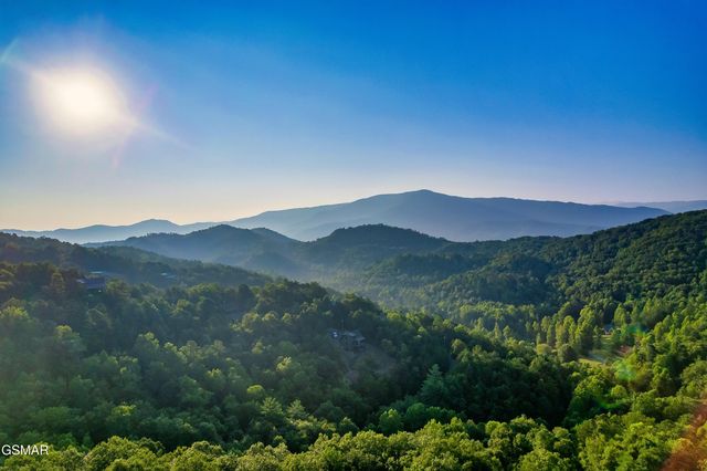 2603 June Bug Way, Sevierville, TN 37862