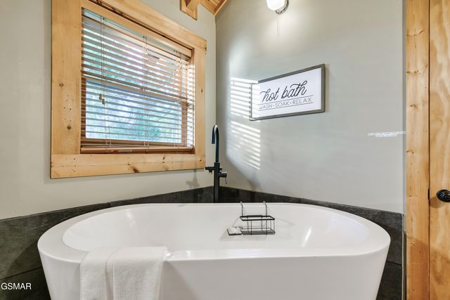 2603 June Bug Way, Sevierville, TN 37862