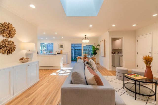 136 Peacock Dr, San Rafael, CA 94901