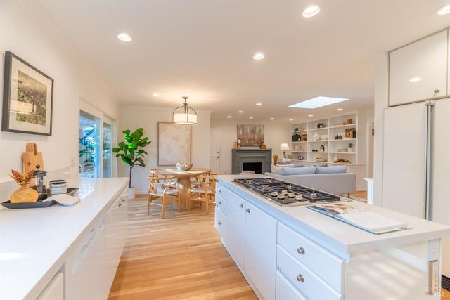 136 Peacock Dr, San Rafael, CA 94901