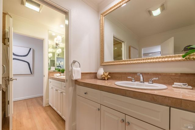 136 Peacock Dr, San Rafael, CA 94901