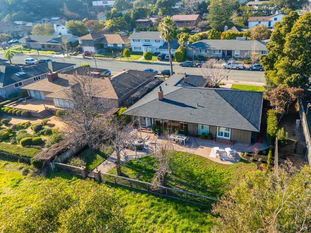 136 Peacock Dr, San Rafael, CA 94901
