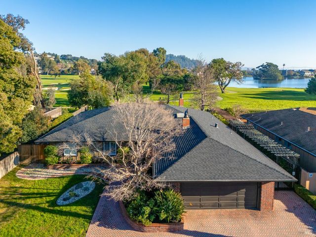 136 Peacock Dr, San Rafael, CA 94901