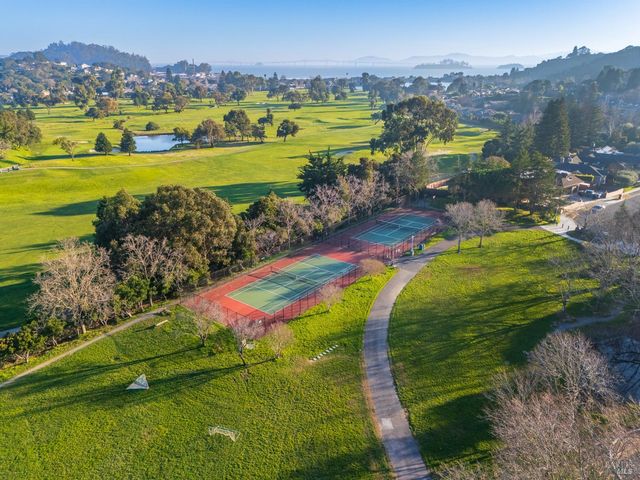 136 Peacock Dr, San Rafael, CA 94901