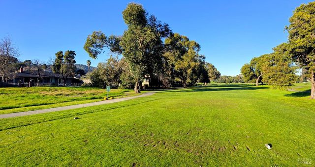 136 Peacock Dr, San Rafael, CA 94901