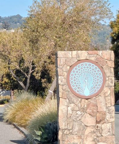 136 Peacock Dr, San Rafael, CA 94901