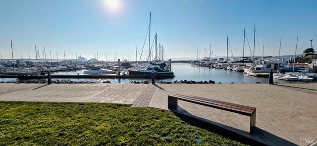 136 Peacock Dr, San Rafael, CA 94901