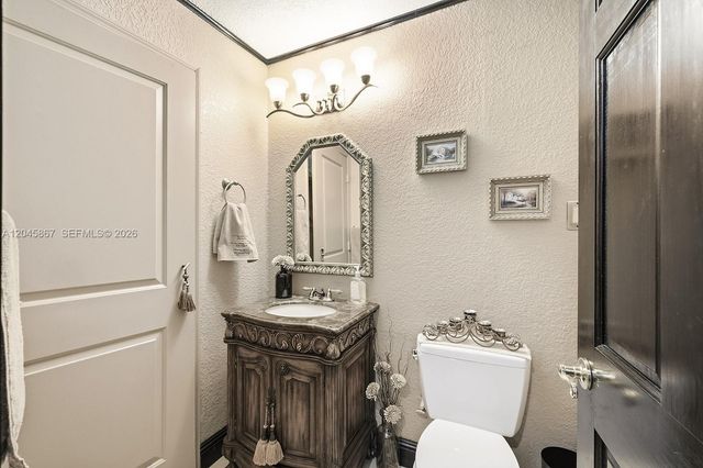 7858 NW 171st St, Hialeah, FL 33015