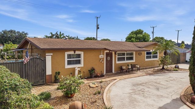 7858 NW 171st St, Hialeah, FL 33015