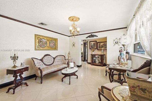 7858 NW 171st St, Hialeah, FL 33015