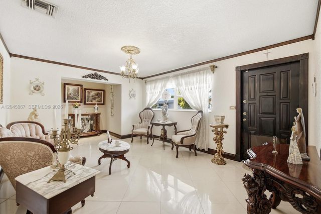 7858 NW 171st St, Hialeah, FL 33015