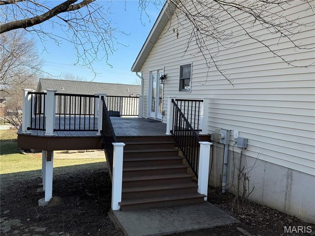 7 Nick Ridge Drive, Washington, MO 63090