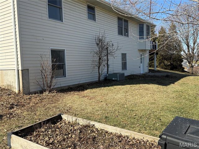 7 Nick Ridge Drive, Washington, MO 63090