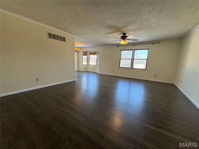 7 Nick Ridge Drive, Washington, MO 63090