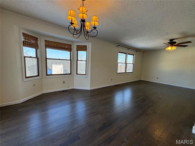 7 Nick Ridge Drive, Washington, MO 63090