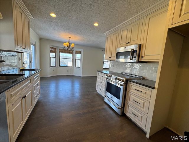 7 Nick Ridge Drive, Washington, MO 63090