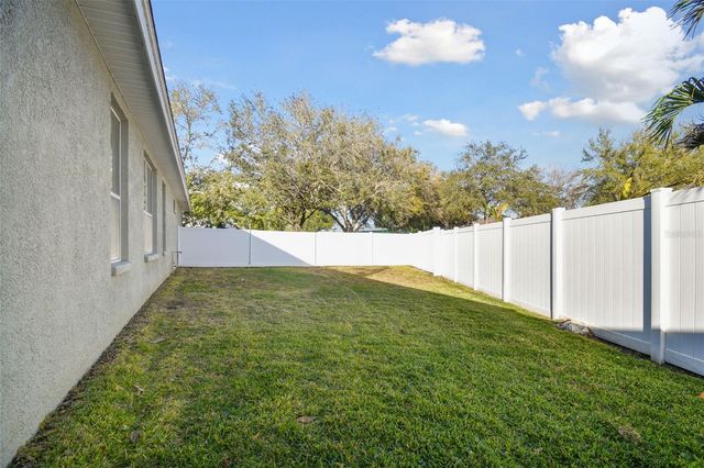 18034 LAKE REFLECTIONS BOULEVARD, Lutz, FL 33558