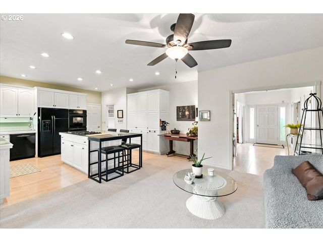 2942 43RD Ave, Albany, OR 97322
