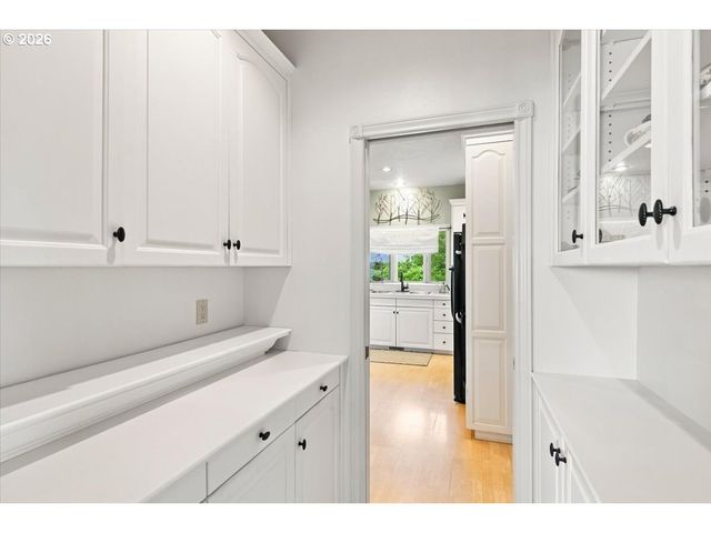 2942 43RD Ave, Albany, OR 97322