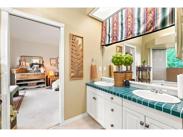 2942 43RD Ave, Albany, OR 97322