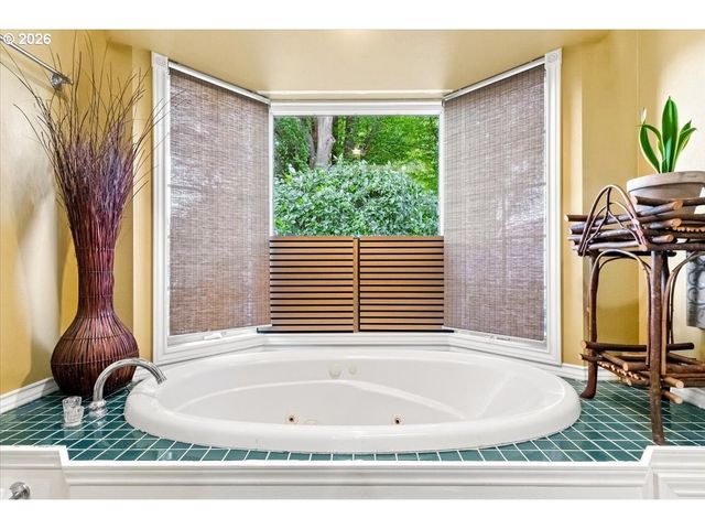 2942 43RD Ave, Albany, OR 97322