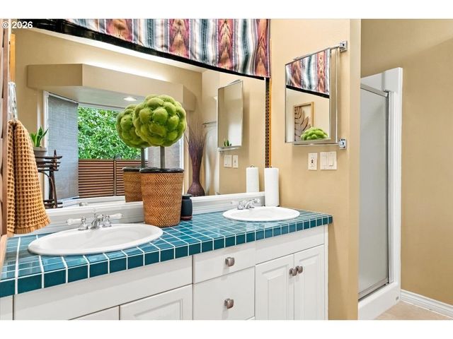 2942 43RD Ave, Albany, OR 97322