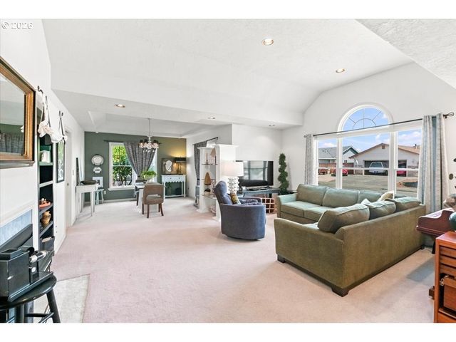 2942 43RD Ave, Albany, OR 97322