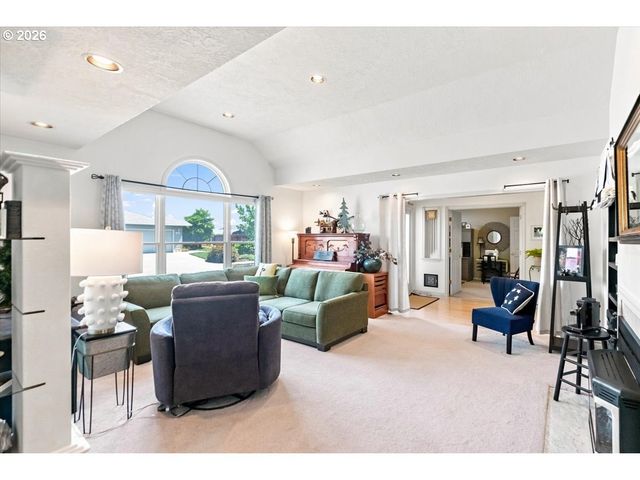 2942 43RD Ave, Albany, OR 97322