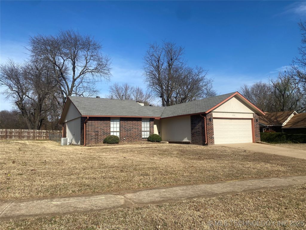 1232 W Los Angeles Circle, Broken Arrow, OK 74011