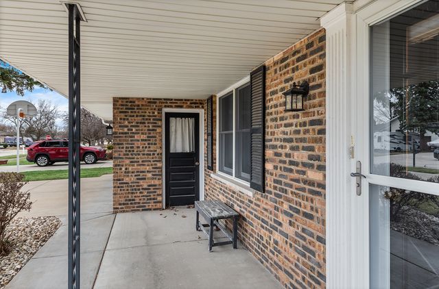 1724 Lincoln Avenue, Crest Hill, IL 60403