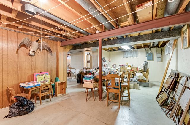 1724 Lincoln Avenue, Crest Hill, IL 60403