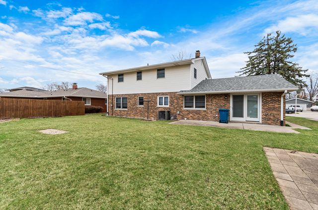 1724 Lincoln Avenue, Crest Hill, IL 60403