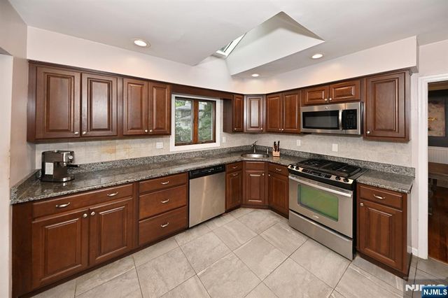 73 Ralph Avenue, Hillsdale, NJ 07642