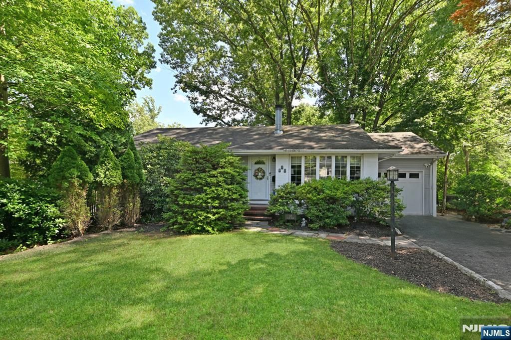 73 Ralph Avenue, Hillsdale, NJ 07642