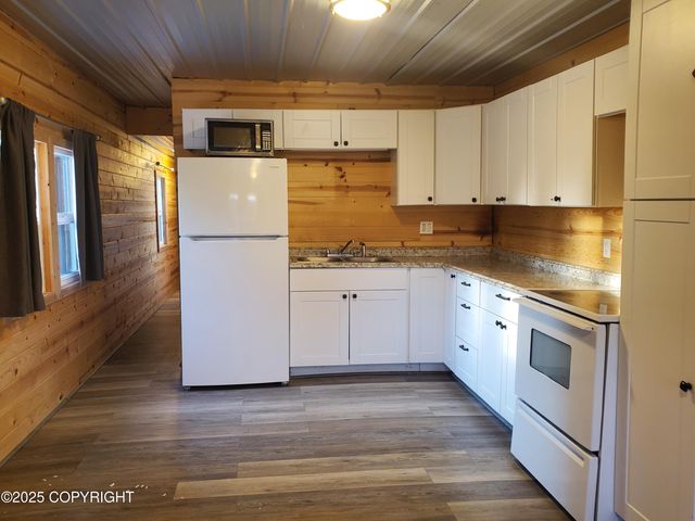 38185 Chelsey Street, Homer, AK 99603