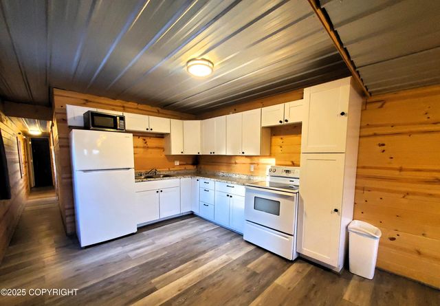 38185 Chelsey Street, Homer, AK 99603