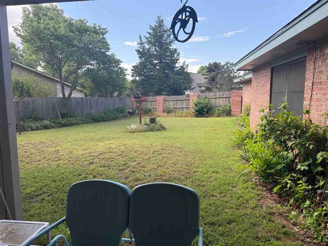 918 Pheasant Ln, Lawton, OK 73507