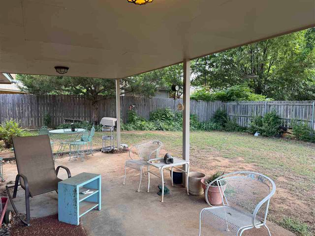 918 Pheasant Ln, Lawton, OK 73507