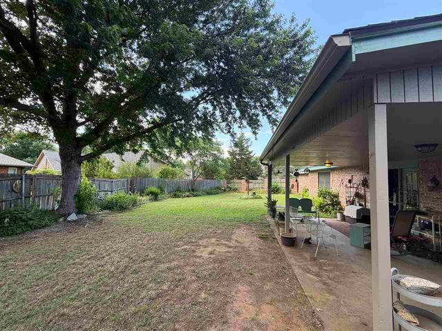 918 Pheasant Ln, Lawton, OK 73507