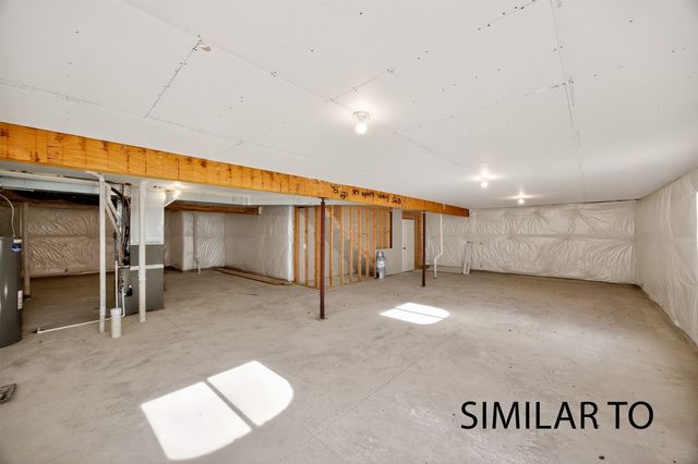 4278 Grover Woods Lane, Des Moines, IA 50317