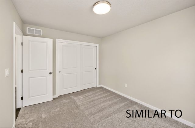 4278 Grover Woods Lane, Des Moines, IA 50317