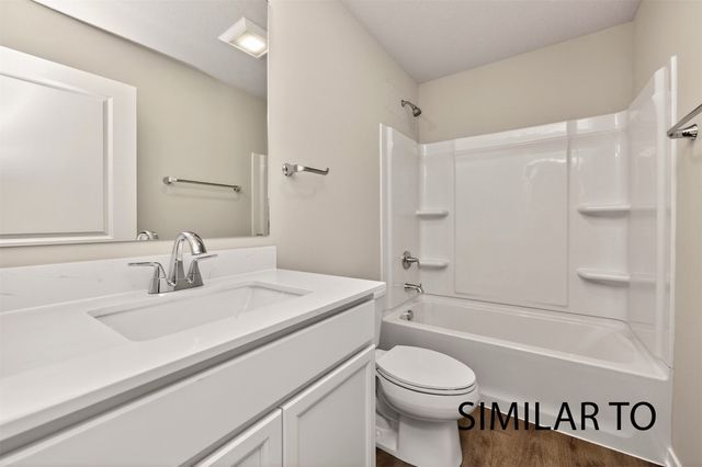 4278 Grover Woods Lane, Des Moines, IA 50317