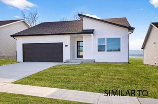 4278 Grover Woods Lane, Des Moines, IA 50317