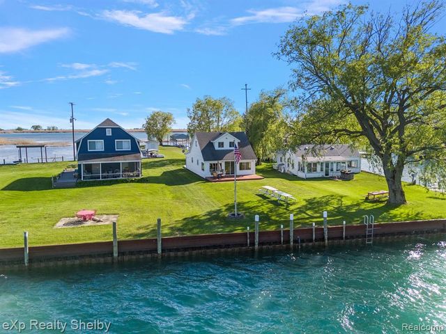 8395 N Channel - Harsens Island, Clay, MI 48001