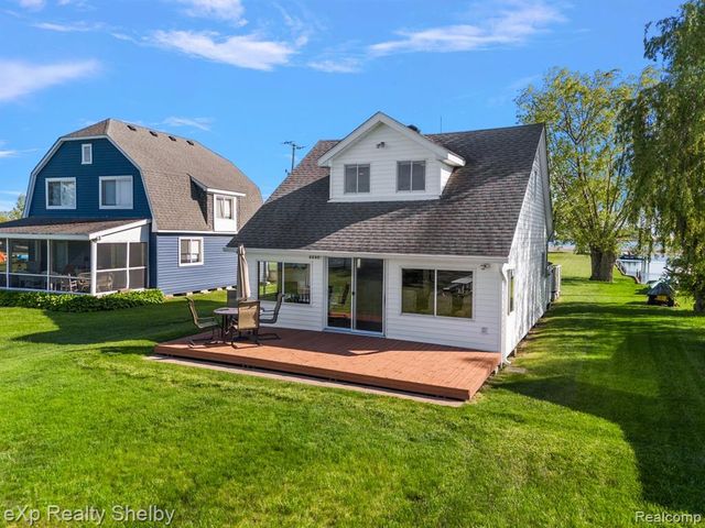 8395 N Channel - Harsens Island, Clay, MI 48001