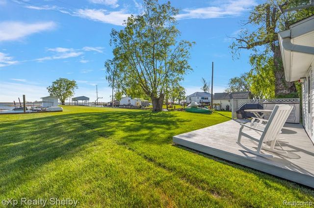 8395 N Channel - Harsens Island, Clay, MI 48001