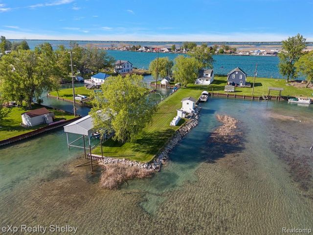 8395 N Channel - Harsens Island, Clay, MI 48001